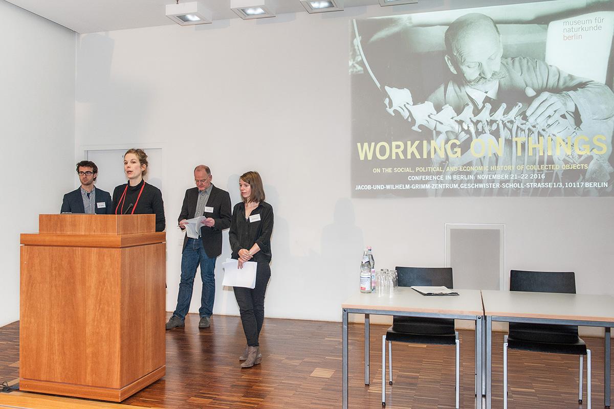 Marco Tamborini, Ina Heumann, Holger Stoecker und Mareike Vennen heißen Tagungsgäste willkommen. Marco Tamborini, Ina Heumann, Holger Stoecker und Mareike Vennen heißen Tagungsgäste willkommen.