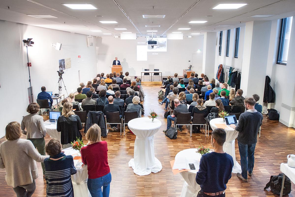 Tagungsteilnehmer im Grimm-Auditorium der Humboldt-Universität