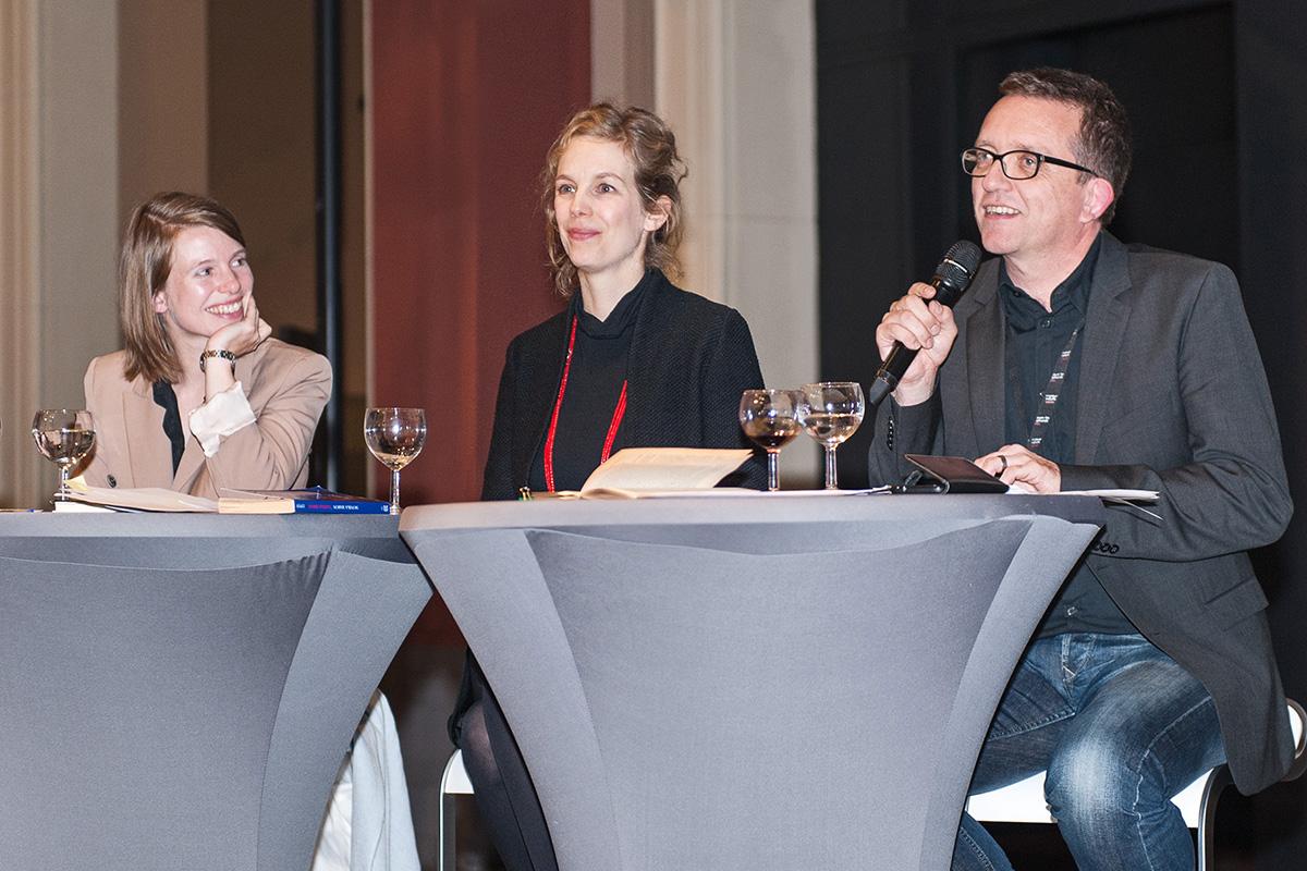 Mareike Vennen, Ina Heumann und Michael Ohl moderieren im Dinosauriersaal Mareike Vennen, Ina Heumann und Michael Ohl moderieren im Dinosauriersaal