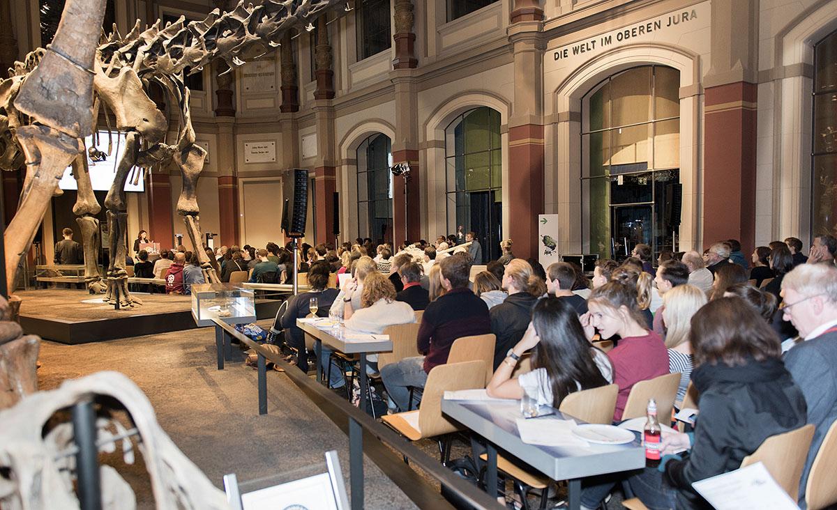 Publikum im Sauriersaal, Foto: Hwa Ja Götz