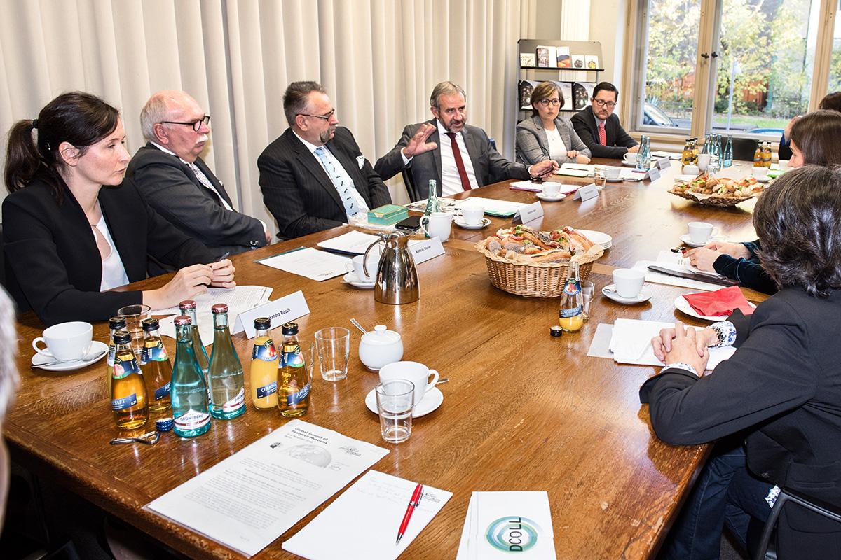 Pressegespräch zur weltweit ersten Konferenz von Forschungsmuseen in Berlin.