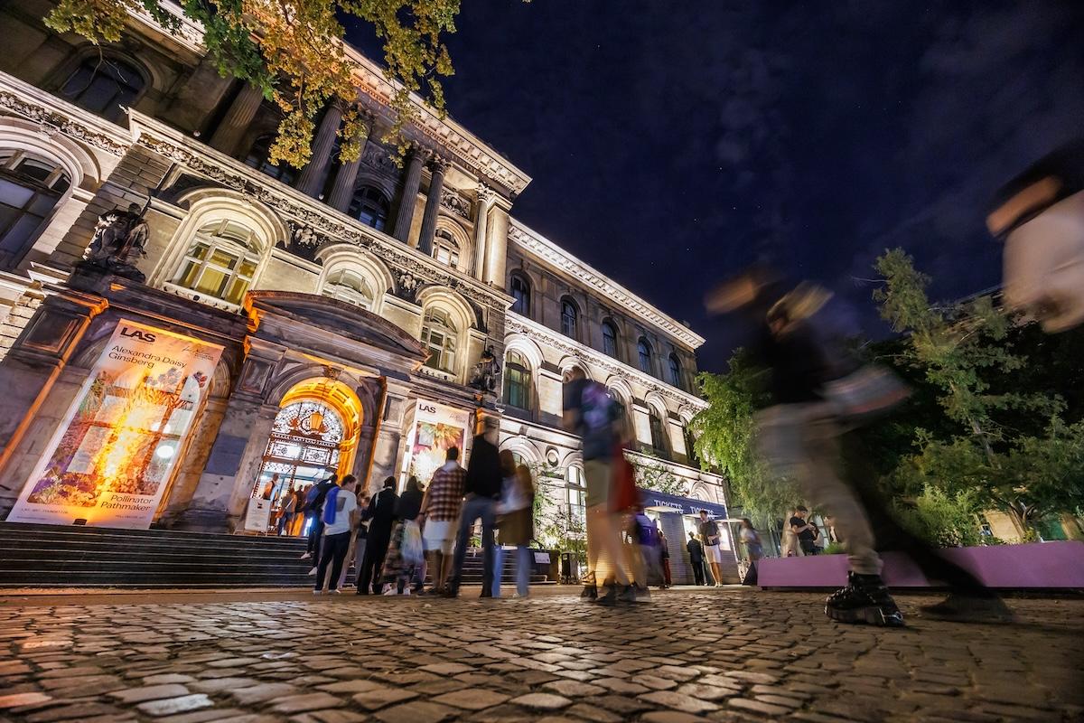 Main entrance with people at Long Night