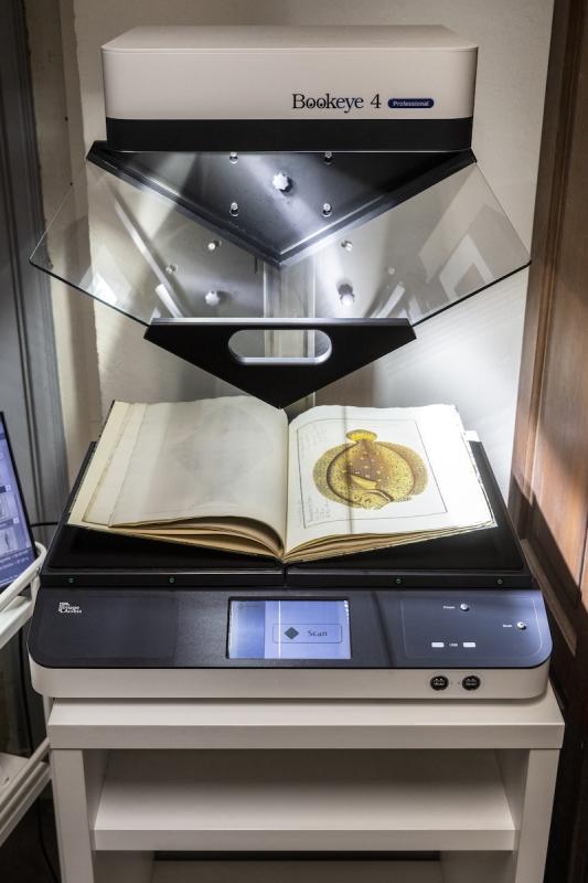 Highend-Scanner für schonende Digitalisierung alter Werke Highend-Scanner für schonende Digitalisierung alter Werke