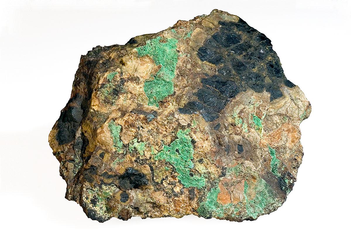 Das Foto zeigt Uraninit (Pechblende) aus der Mineraliensammlung des Museums für Naturkunde.