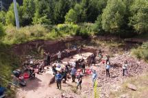 Drohnenansicht der Ausgrabungsstätte Bromacker